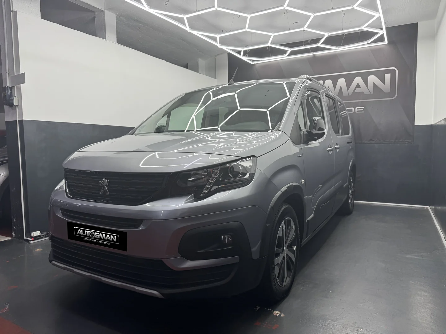 PEUGEOT Rifter GT Line Standard BlueHDi EAT8 2020 Diésel Gris - Vista lateral